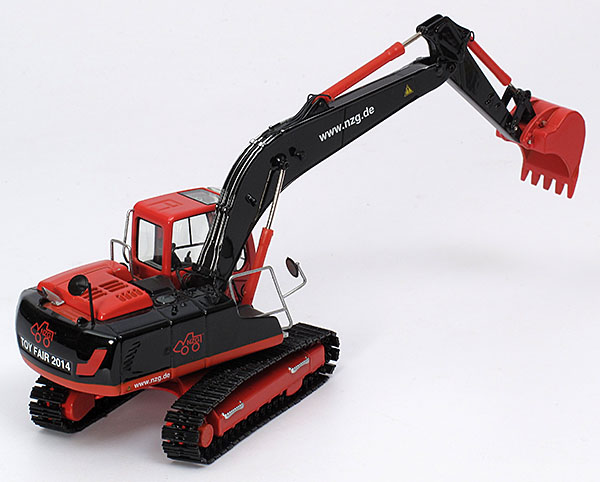 Picture Liebherr R 916 Classic – “Toy Fair Edition 2014”