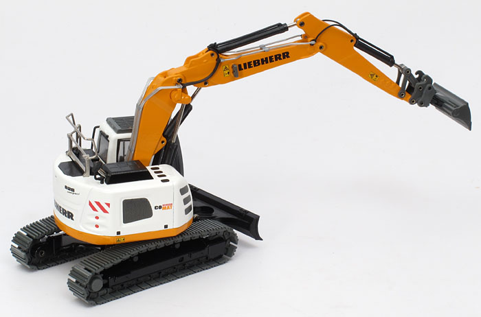 Picture Liebherr R 926 Compact – “Comat”