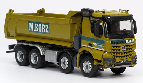 Picture Mercedes-Benz / Carnehl Arocs 4145 w/ halfpipe – “M. Korz”